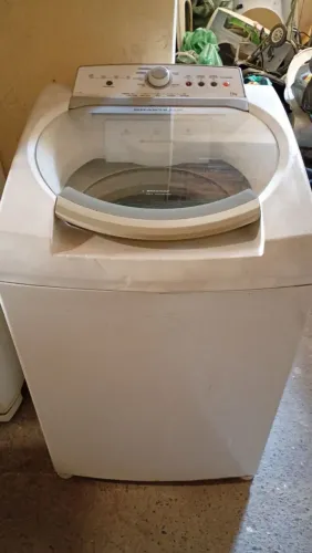 VENDE-SE MÁQUINA DE LAVAR ROUPAS BRASTEMP 11 KG OU TROCO POR CELULAR 