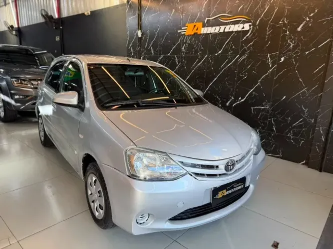 Toyota Etios XS 1.5 Flex 16V 5P Mec. 2014