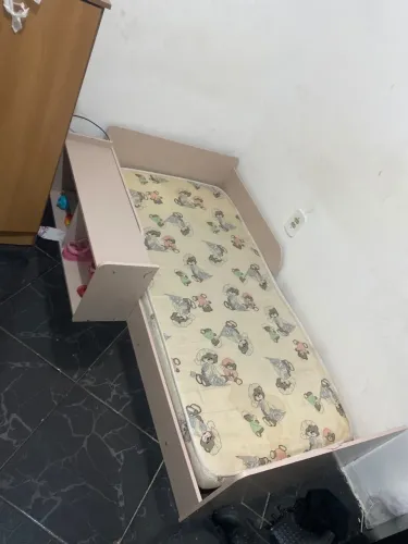 Cama infantil com colchão