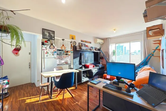 Apartamento Aconchegante de 1 Dormitório na Rua Barão do Triunfo