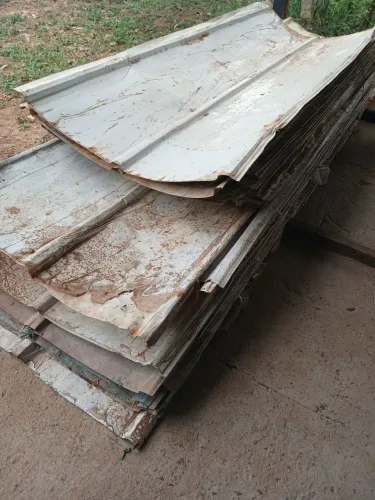 Telhas para tapume 121 metros lineares 