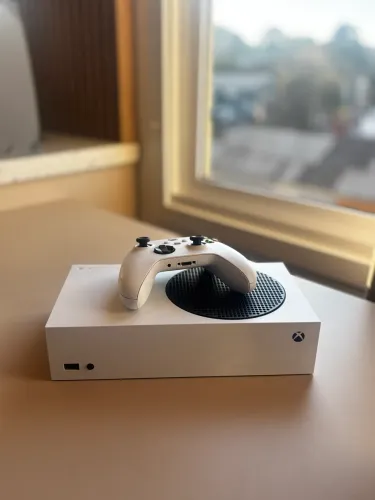Xbox Series S 512GB + Controle Original - Excelente Estado