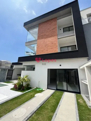 Casa alto padrão em Vargem Pequena.