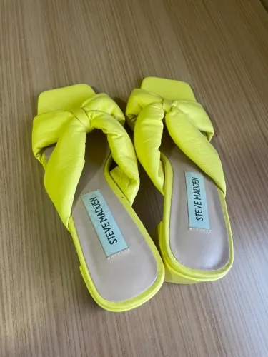 Tamanco em couro Amarelo Steve Madden Número 34