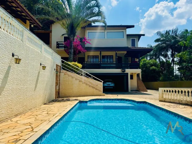 Casa em condomínio na Serra da Cantareira, piscina e churrasqueira, para você desfrutar co
