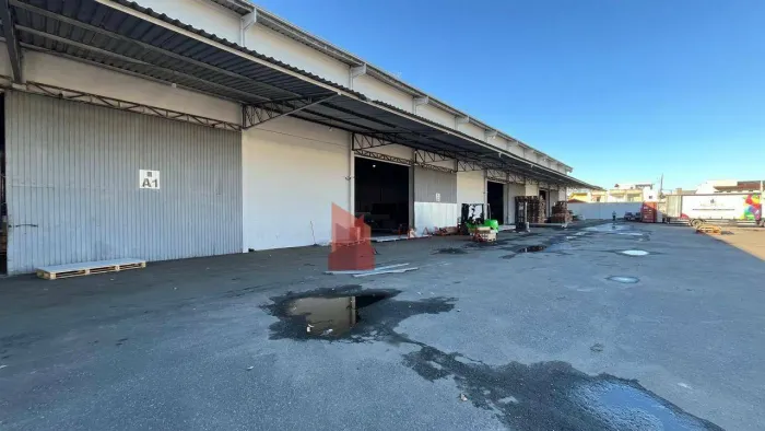 ALUGUEL: ARMAZÉM LOGÍSTICO 2700 METROS NA MELHOR LOCALIZAÇÃO DE ITAJAI