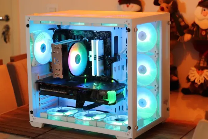 PC Gamer Ryzen 7 5700x 8/16 Cores @4.65 / 16GB Ram 3200Mhz / RX 6800 16GB / SSD 512GB NVM