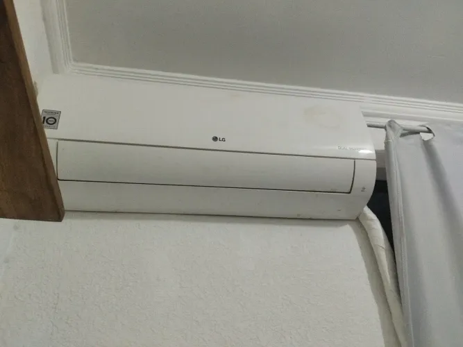 Ar Condicionado Split LG Dual Inverter<br>9000 BTUs / 220v