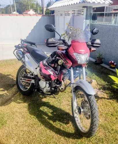 Falcon NX 400 2001vendo ou troco sem detalhes