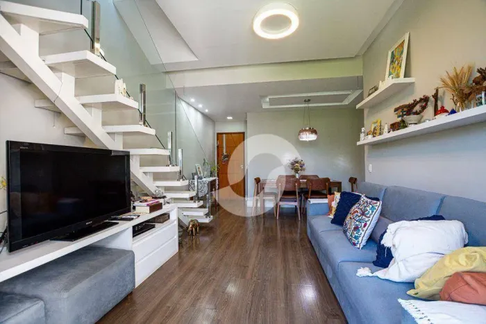 Cobertura Duplex, em Icaraí, a poucos passos da Praia e todo comércio.