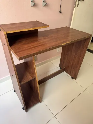 Mesa para escritório/ estudos 