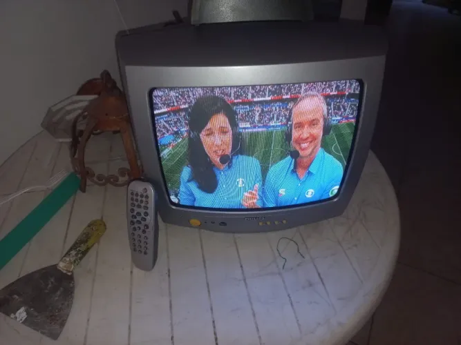 TV de tubo 14 polegadas Philips