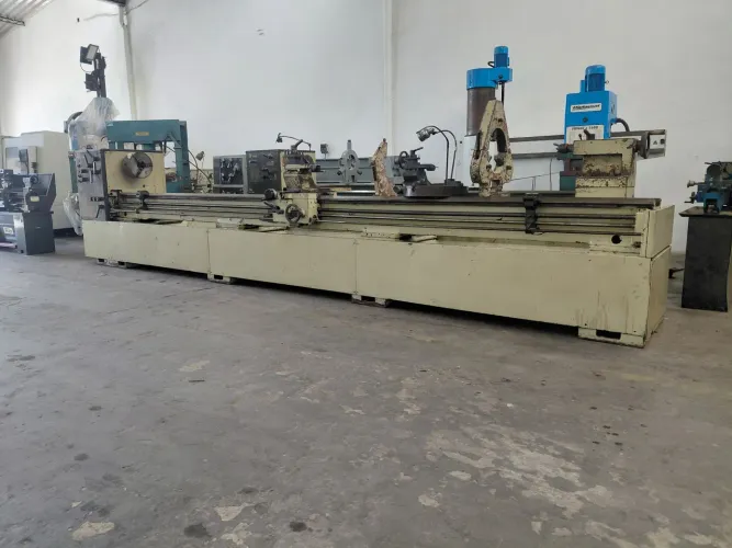 Torno Mecânico Romi 650mmx5000mm
