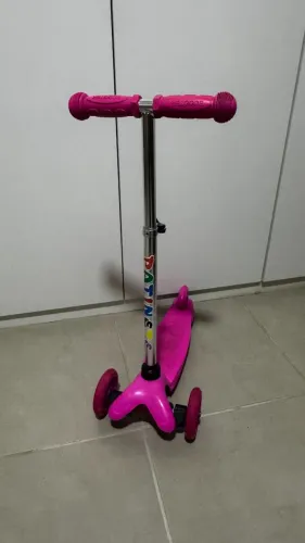 Patinete Infantil - 3 Rodas e Com Led Rosa