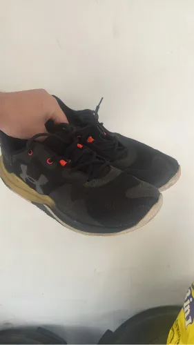 tênis de basquete under armour