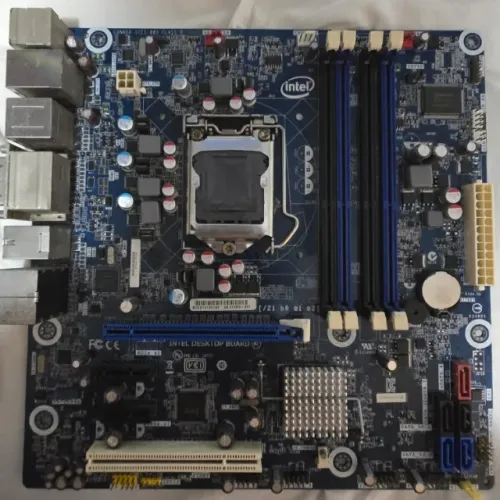 Placa mae Intel Desktop Board H61 Socket LGA 1155 - DDR3 - Para conserto ou sucata de peça