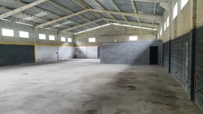 GALPAO EM ITAIPAVA ALUGAR 460M² 8.000,00