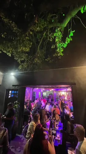 Vendo barzinho no bairro tropical 