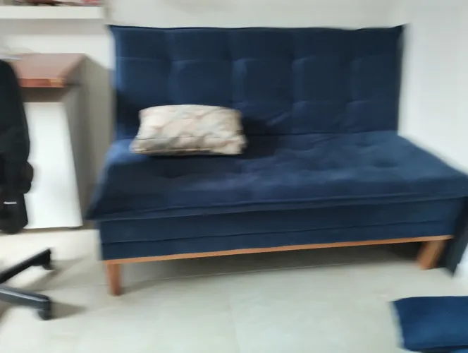 Vendo um sofá novo usado uma vez