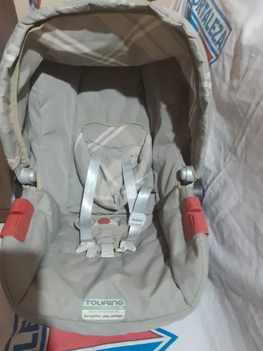 A PAZ DO SENHOR JESUS CRISTO. VENDO CARRINHO + CADEIRINHA PARA BEBÊ.