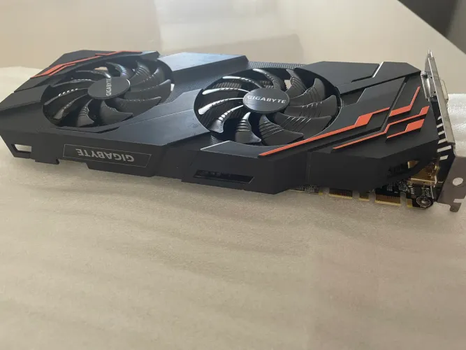 Placa de vídeo Gigabyte GTX 1070 Windforce OC 8GB