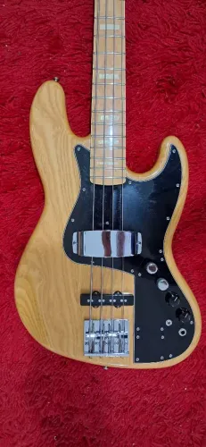 BAIXO FENDER - MARCUS MILLER - MADE IN JAPAN - ATIVO E PASSIVO 