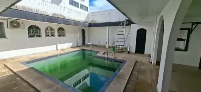 DOM PEDRO CASA COM 5 SUÍTES, S/ 1 TÉRREA, COM PISCINA
