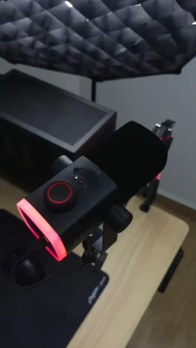 Fifine AM8T PRO + Braço articulado RGB, Microfone dinâmico,
