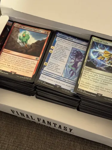 Magic: The Gathering - BULK Final Fantasy - 450 cartas (algumas foil)