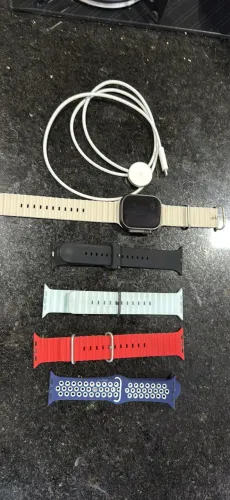 Apple Watch Ultra 2 49 mm Titânio - Impecável | Bateria 99% | 5 Pulseiras Originais Apple