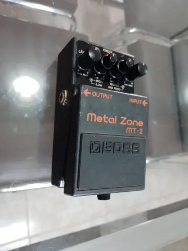 Pedal Guitarra Boss Metal Zone MT-2 Distortion High Gain