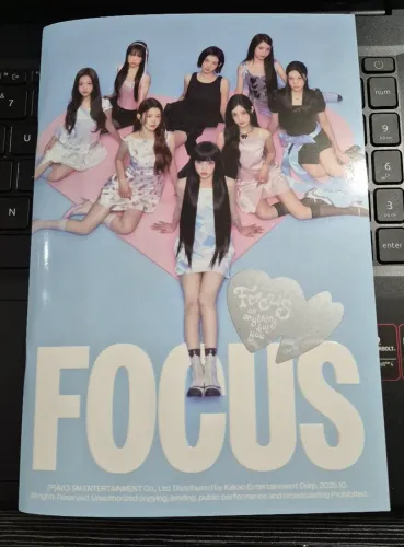 Hearts2Hearts - FOCUS (Photobook C ver.) COMPLETO