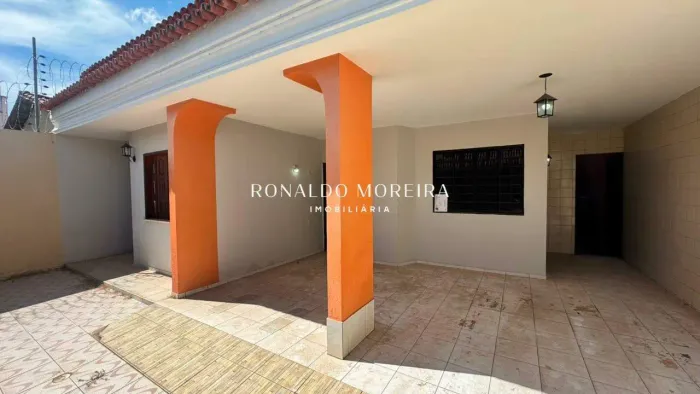 Casa à venda no Bairro Primavera- Teresina - PI