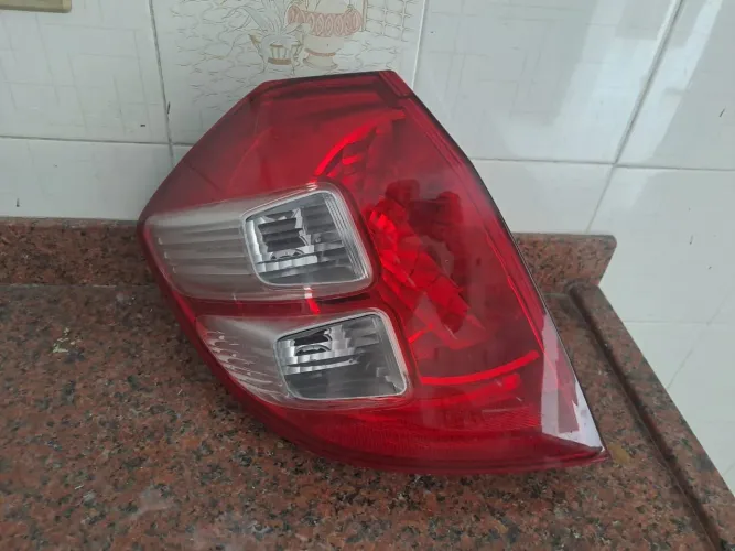 Lanterna do honda fit imperdivel !!!