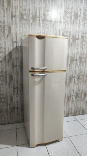 Geladeira Eletrolux DC40 360L(Quebrada)