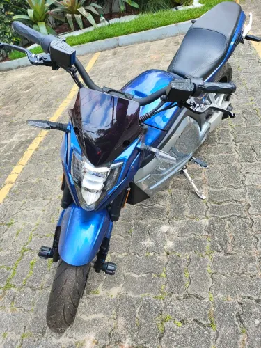 VENDO MOTO ELÉTRICA VOLTZ EVS COM MENOS DE 1000KM, COM 2 BATERIAS, BAÚ, REVISADA.