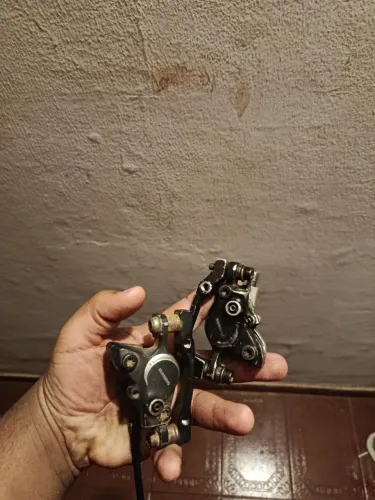 Par de pinça Shimano m315
