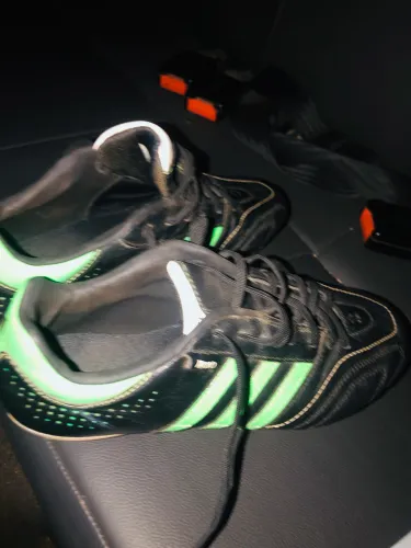 Vendo chuteira Adidas F50 Adizero FG - preta e verde original n?38