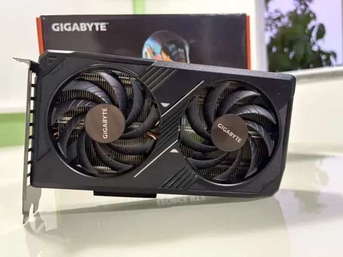 Placa de Vídeo Gigabyte RTX 5060 WINDFORCE MAX OC V2 8GB