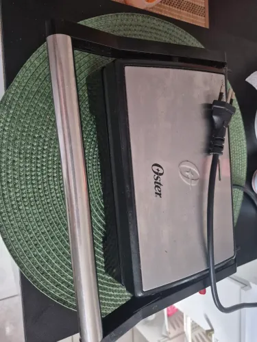 Mini Grill Elétrico Oster Inox 2 em 1 - 127V