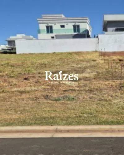 Terreno à Venda no Condomínio Terras Alpha no Granja Marileusa em Uberlândia