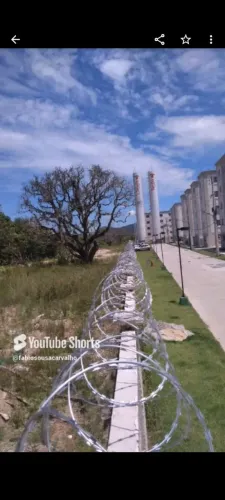 Instalação manutenção cerca elétrica concertina Unamar Rio das ostras cabo frio búzios 