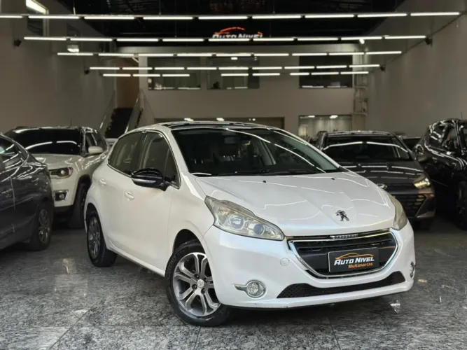 Peugeot 208 Griffe 1.6 Flex 16V 5P Mec. 2014
