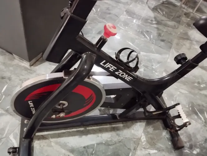 Bicicleta ergométrica esportiva