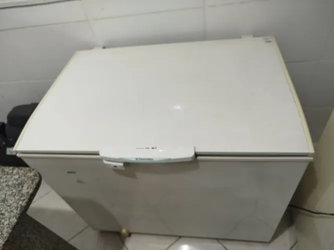 Freezer Eletrolux horizontal 350l