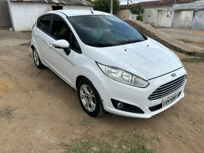 Ford Fiesta 1.5 16V Flex Mec. 5P 2015
