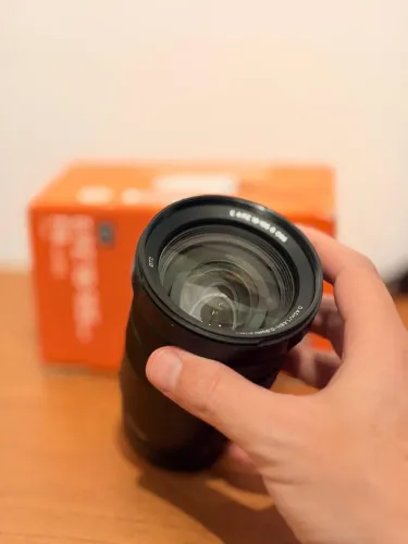Lente Sony E PZ 18-105mm f/4 G OSS - Impecável (Estado de Nova)