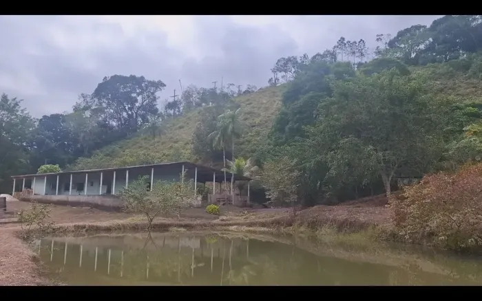 SÍTIO ESPETACULAR NA BEIRA DA RODOVIA;16 Alqueires, 5 Tanques de Peixes e 9 nascentes JUQU