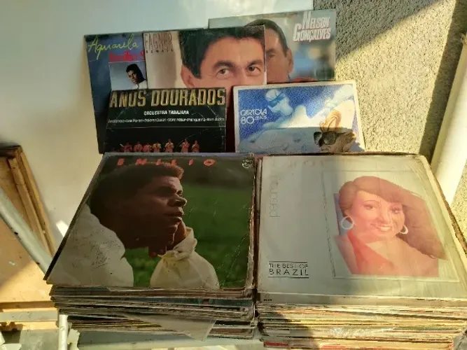 Coleção de Vinis mais toca disco CCE