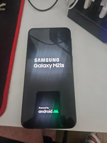 Samsung Galaxy M21s Usado Azul 64GB 4GB RAM 3 Câmeras 64x8x3 MP e Frontal 32MP